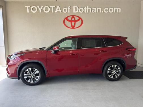 Ruby Flare Pearl 2022 Toyota Highlander XLE
