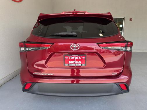 Ruby Flare Pearl 2022 Toyota Highlander XLE