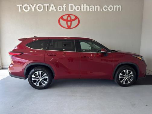 Ruby Flare Pearl 2022 Toyota Highlander XLE