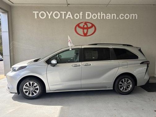 2024 Toyota Sienna XLE