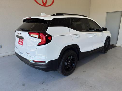2023 GMC Terrain AWD AT4
