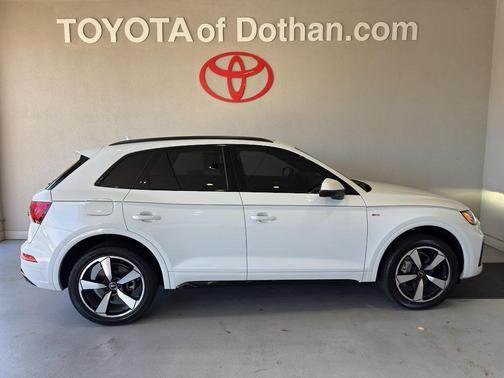 2022 Audi Q5 45 S line Premium Plus