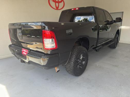 2019 RAM 2500 Big Horn Crew Cab 4x4 6'4' Box