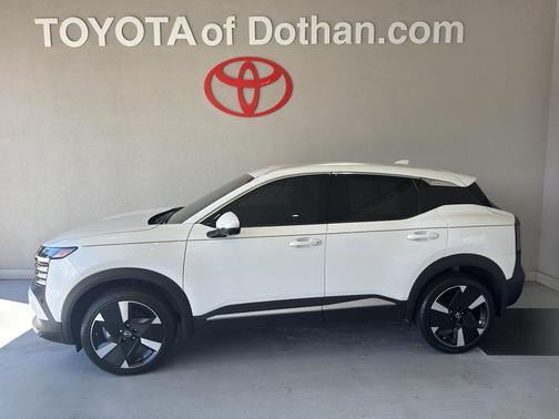 2025 Nissan Kicks SR
