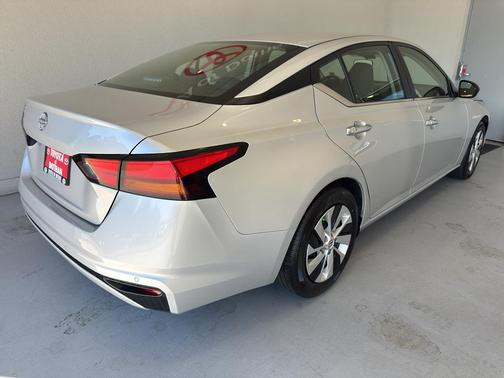 2024 Nissan Altima S FWD
