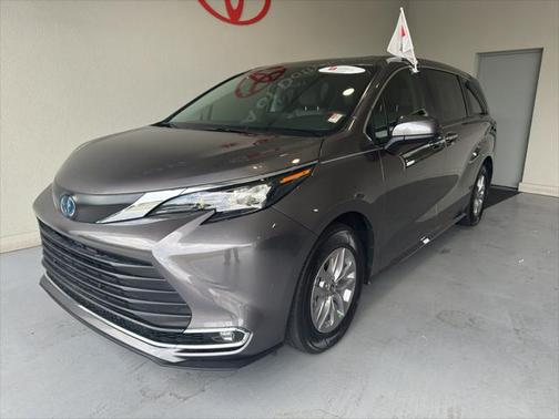 2024 Toyota Sienna XLE 7 Passenger