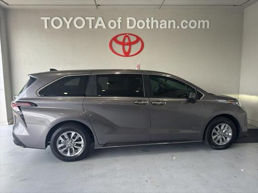 2024 Toyota Sienna XLE 7 Passenger