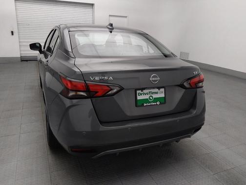 Gray 2024 Nissan Versa 1.6 SV