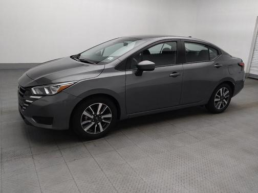 Gray 2024 Nissan Versa 1.6 SV
