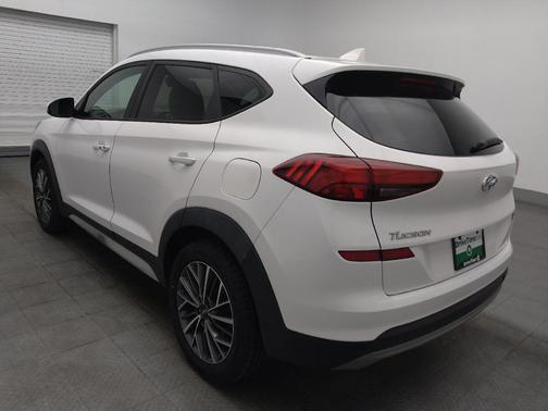 Dazzling White 2019 Hyundai TUCSON SE