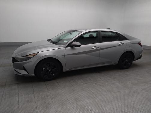 Shimmering Silver Pearl 2021 Hyundai ELANTRA SEL