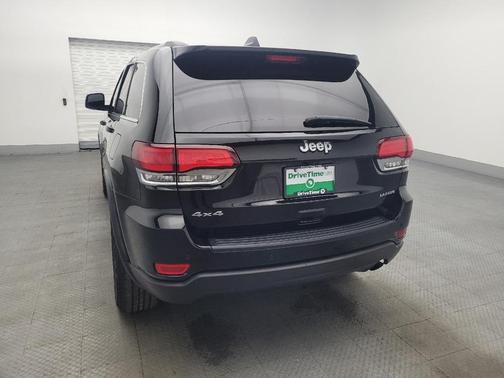 Diamond Black Crystal Pearlcoat 2021 Jeep Grand Cherokee Laredo