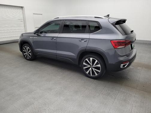 Gray 2022 Volkswagen Taos 1.5T SE