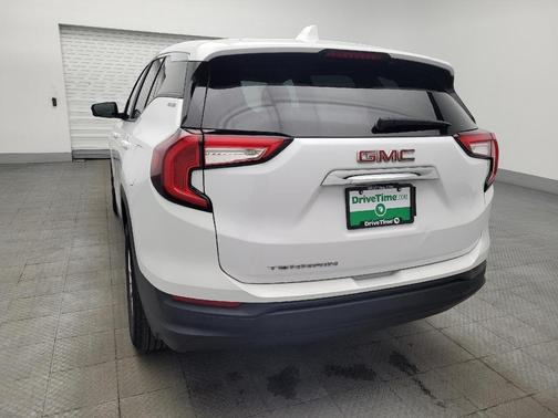 Summit White 2024 GMC Terrain SLE