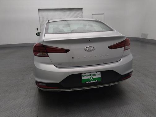 2019 Hyundai ELANTRA SE