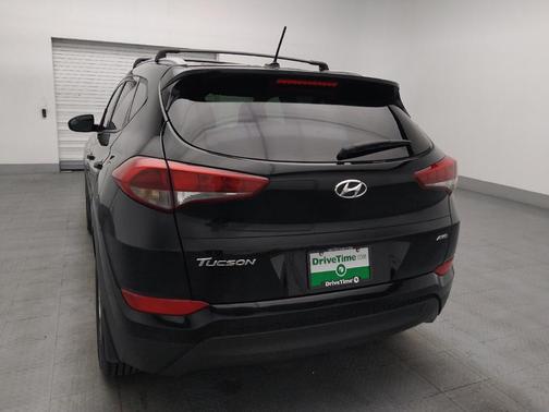 Black Noir Pearl 2017 Hyundai TUCSON SE