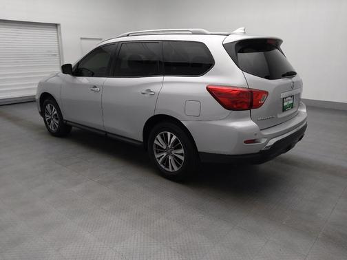 2019 Nissan Pathfinder SV