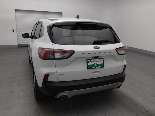 White 2022 Ford Escape SE