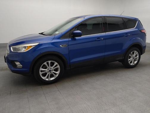 Lightning Blue Metallic 2017 Ford Escape SE