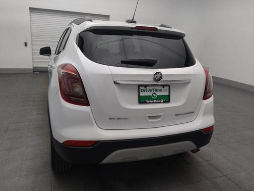 Summit White 2018 Buick Encore Preferred