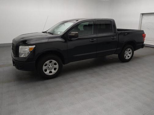 Magnetic Black Metallic 2019 Nissan Titan S