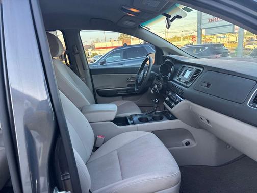 2016 Kia Sedona LX