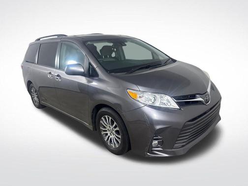 Predawn Gray Mica 2018 Toyota Sienna XLE