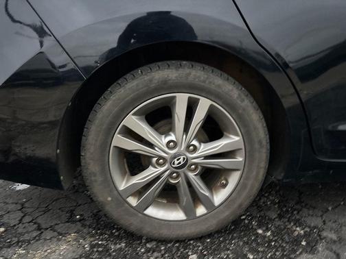 2017 Hyundai ELANTRA Value Edition