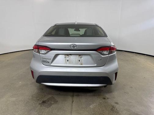 Classic Silver Metallic 2021 Toyota Corolla LE