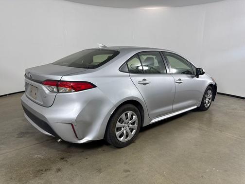 Classic Silver Metallic 2021 Toyota Corolla LE