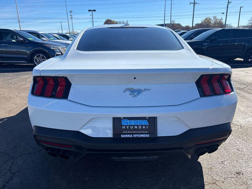 2025 Ford Mustang EcoBoost