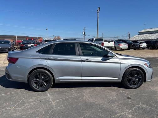 2023 Volkswagen Jetta 1.5T SE