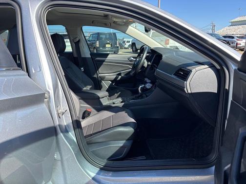 2023 Volkswagen Jetta 1.5T SE