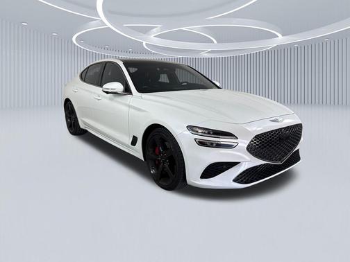 Uyuni White 2026 Genesis G70 3.3T RWD Sport Prestige