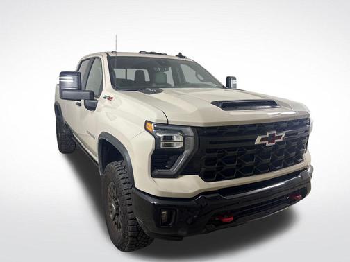 White Sands 2026 Chevrolet Silverado 2500 Crew Cab, Standard Bed, XR2, 4WD