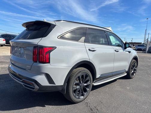 2023 Kia Sorento SX