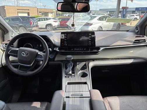 2022 Toyota Sienna Platinum 7 Passenger