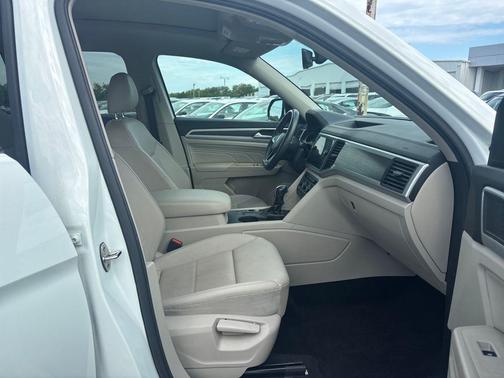 2021 Volkswagen Atlas 3.6L SE w/Technology