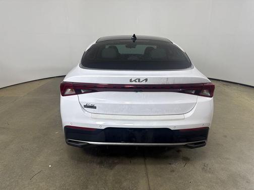 Glacial White Pearl 2022 Kia K5 EX