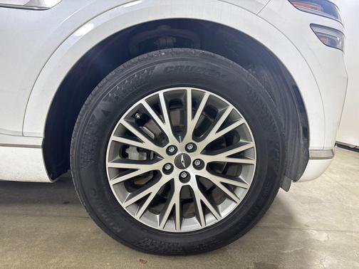 Uyuni White 2024 Genesis GV80 2.5T