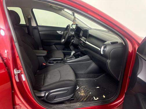 Currant Red 2024 Kia Forte LXS
