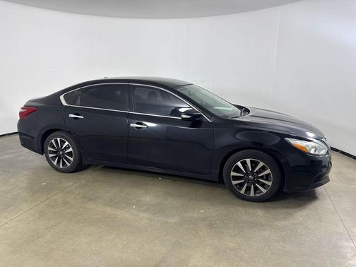 Super Black 2018 Nissan Altima 2.5 SL