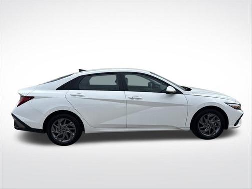 2024 Hyundai ELANTRA HEV Blue