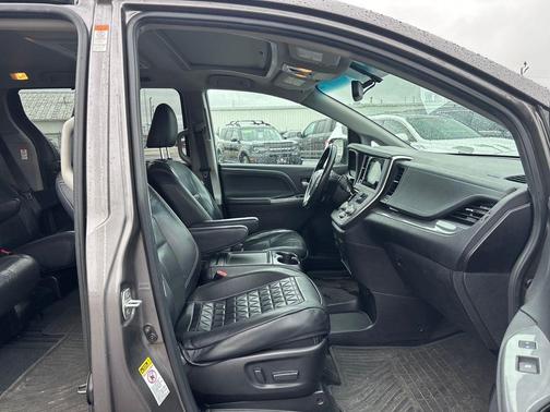 2016 Toyota Sienna SE