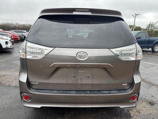 2016 Toyota Sienna SE