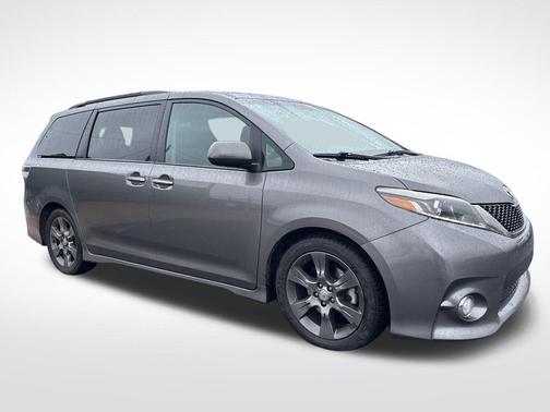 2016 Toyota Sienna SE