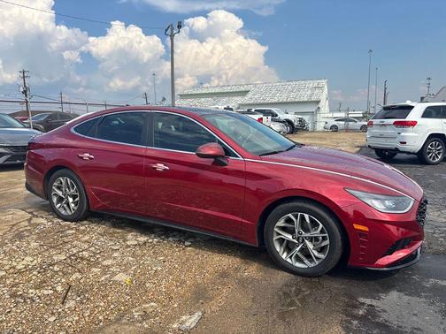 2023 Hyundai SONATA SEL