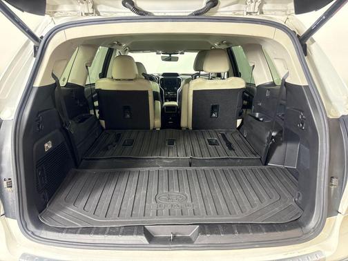 Crystal White Pearl 2020 Subaru Ascent Limited 7-Passenger