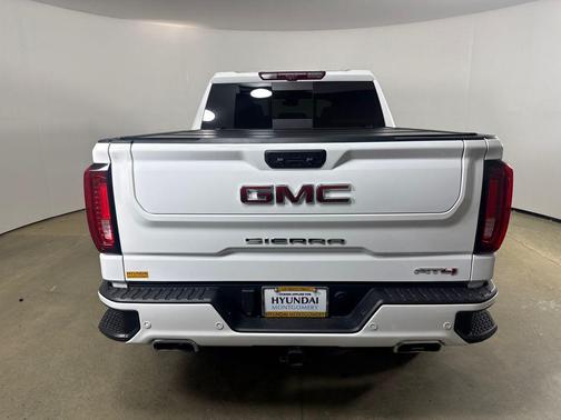 Summit White 2025 GMC Sierra 1500 AT4