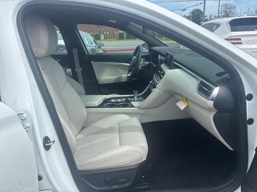 2025 Genesis G70 2.5T AWD